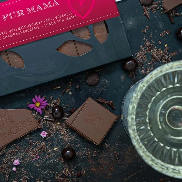 Für Mama (Tafel-Karton) - Vollmilch Edel-Schokolade mit Marc de Champagne, handmade (90g)