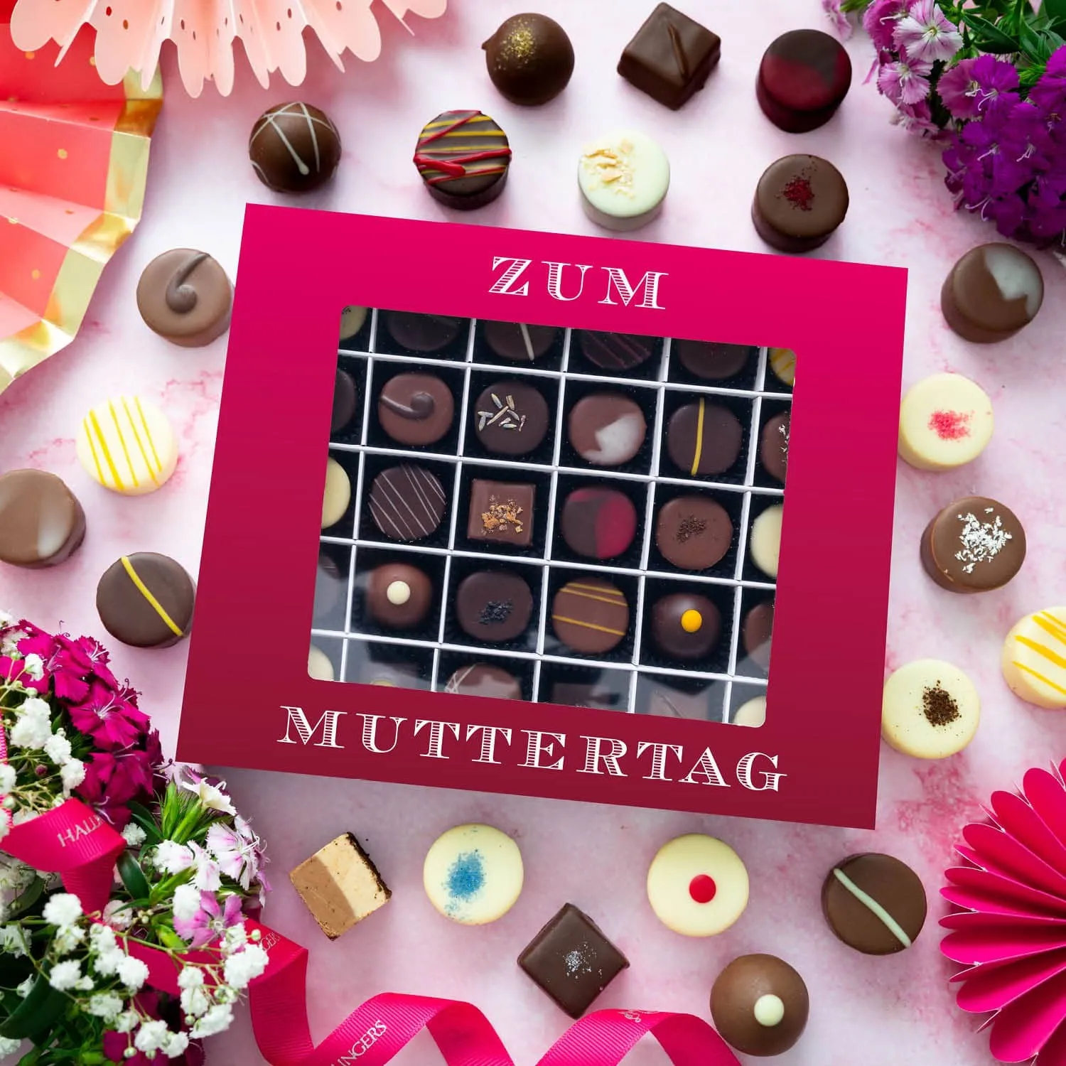 Liebevolle Handarbeit: Jede Praline wird mit Sorgfalt und Liebe zum Detail hergestellt.