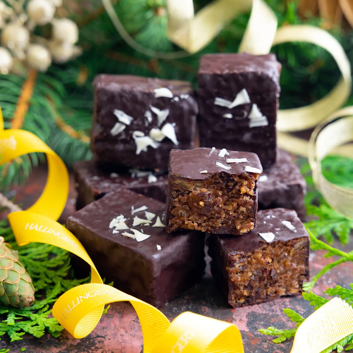 Handgemachte Lebkuchenwürfel nach Großmutters Rezept. Was schmeckt in der Weihnachtszeit besser als Lebkuchen?