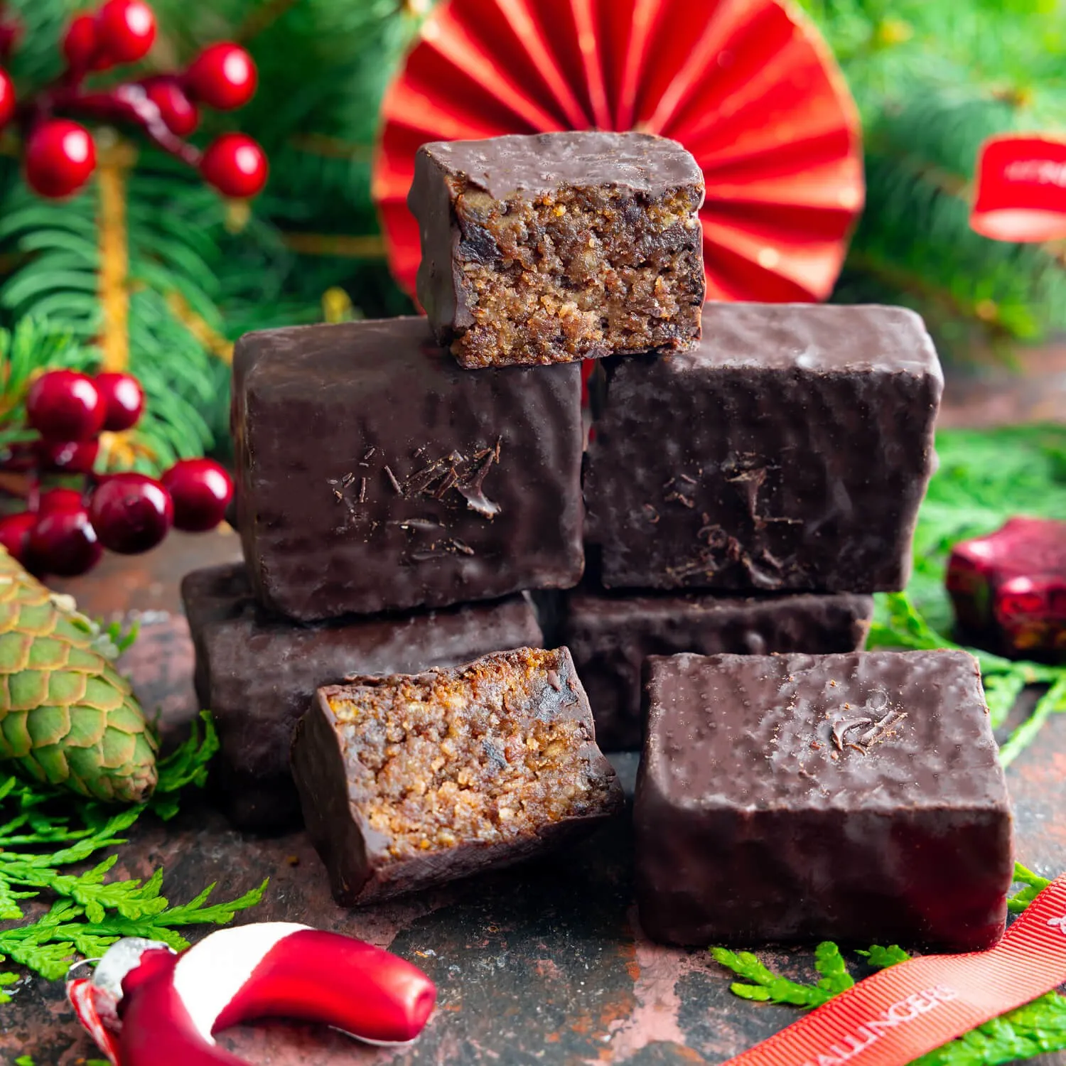 Handgemachte Lebkuchenwürfel nach Großmutters Rezept. Was schmeckt in der Weihnachtszeit besser als Lebkuchen?