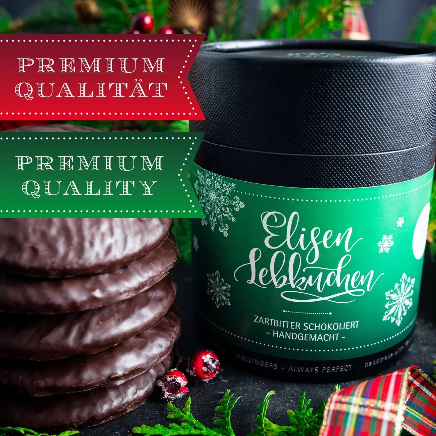 Frisch geröstete Haselnüsse und Mandeln machen unsere Elisen besonders saftig - besonders hoher Nussanteil.