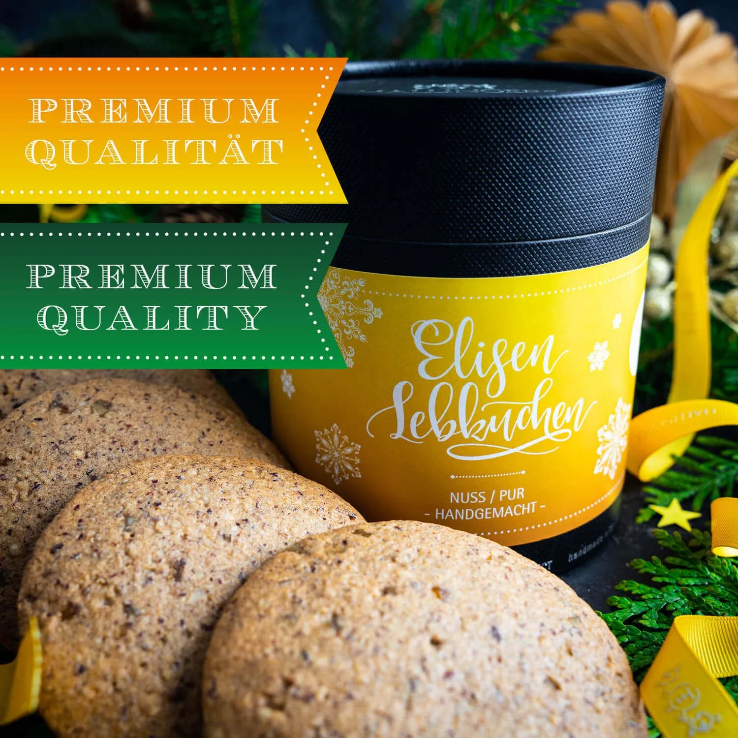 Frisch geröstete Haselnüsse und Mandeln machen unsere Elisen besonders saftig - besonders hoher Nussanteil.