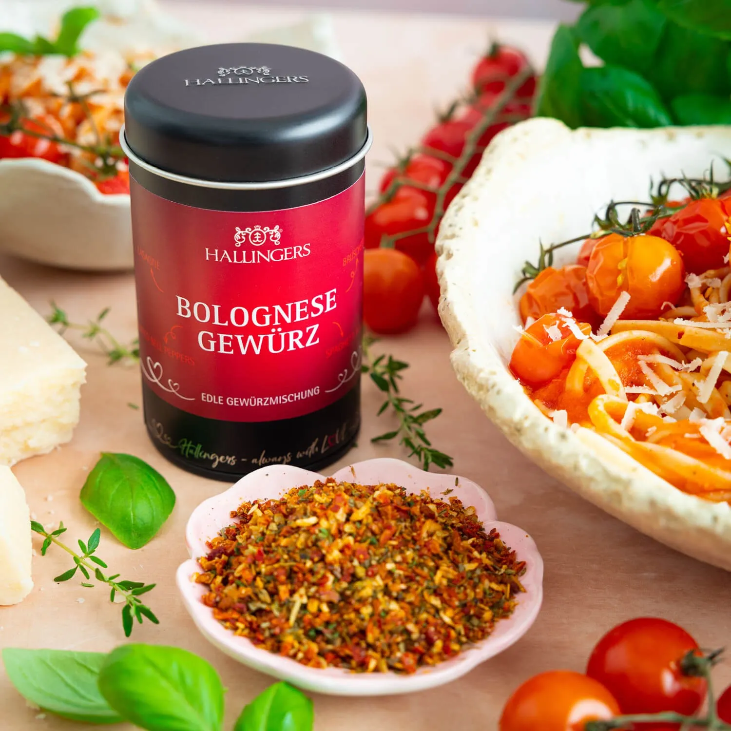 Feinste Gourmet-Gewürzmischung von Hallingers - in der edlen Aromadose mit Streueinsatz, luftdicht verschlossen und lange haltbar.