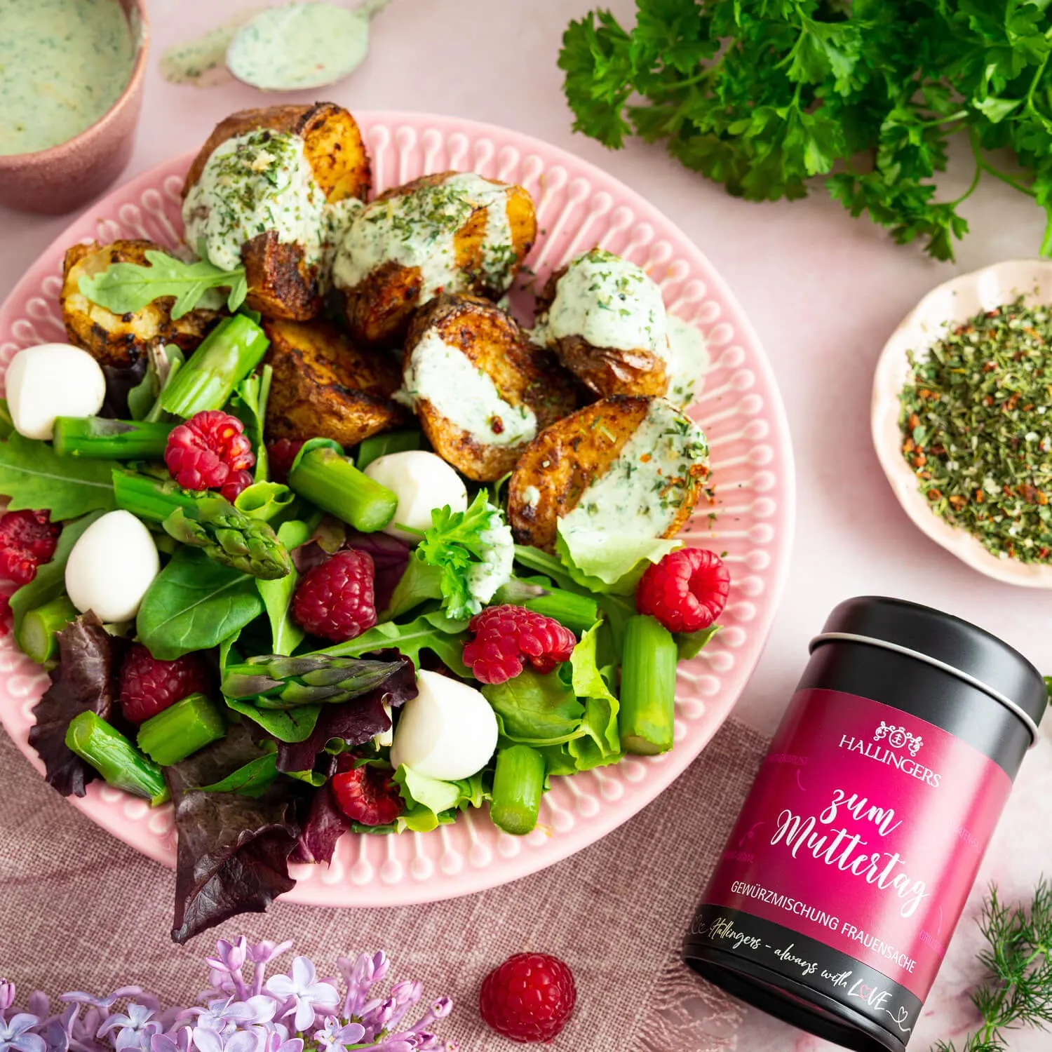 Feinste Gourmet-Gewürzmischung für Mama von Hallingers - in der edlen Aromadose mit Streueinsatz, luftdicht verschlossen und lange haltbar.