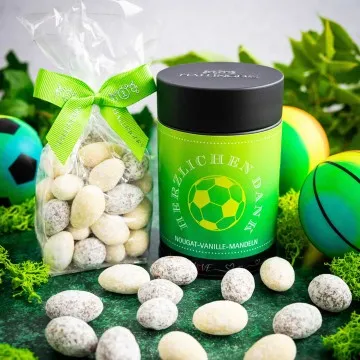 Herzlichen Dank Fußball (Nougat-Vanille-Mandeln)